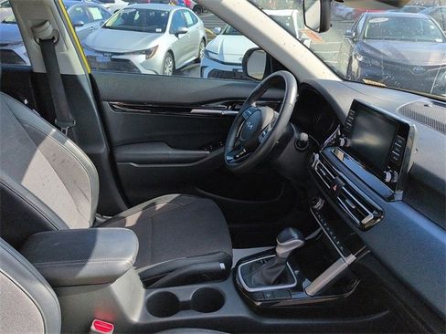 Used 2023 Kia Seltos S image 9