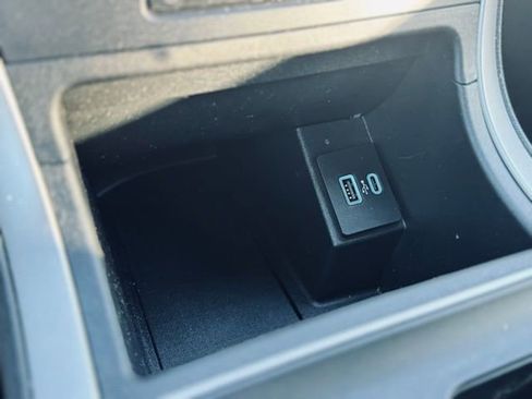 Used 2022 Ford Edge SE w/ Black Appearance Package image 30