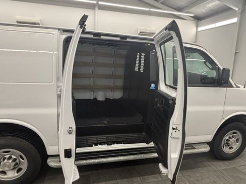 Used 2024 Chevrolet Express 2500 w/ Driver Convenience Package image 9