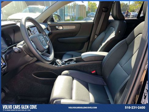 Certified 2025 Volvo XC40 B5 Plus w/ Climate Package image 15