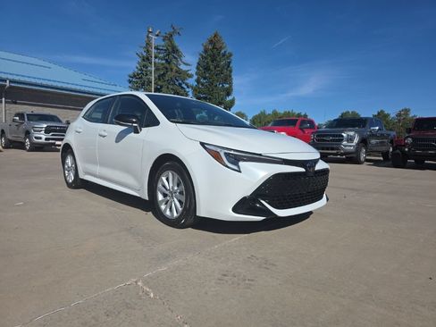 Used 2026 Toyota Corolla SE FWD image 1