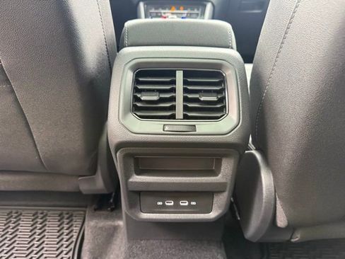 New 2026 Volkswagen Taos SE image 23