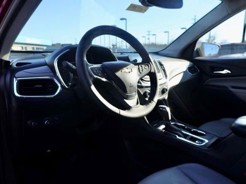 Used 2018 Chevrolet Equinox Premier image 17