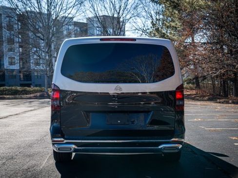 Used 2017 Mercedes-Benz Metris Passenger image 15