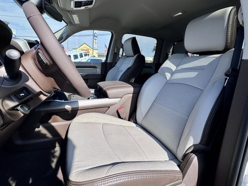 Used 2025 RAM 2500 Laramie w/ Towing Technology Group image 14