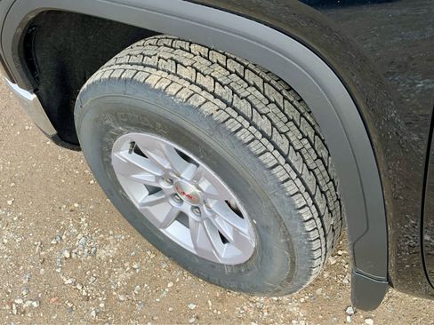 New 2026 GMC Sierra 1500 SLE image 17