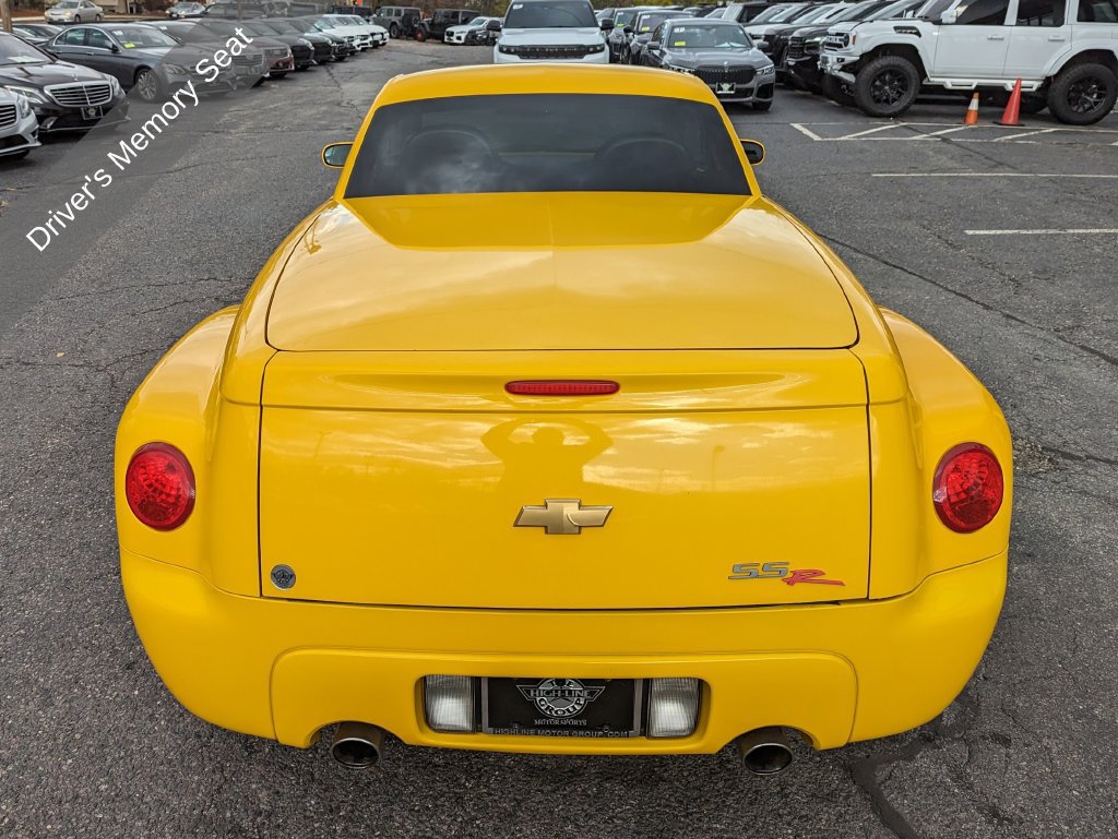 Used 2004 Chevrolet SSR w/ Preferred Equipment Group RWD image 10