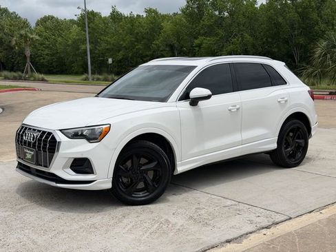 Used 2020 Audi Q3 2.0T Premium w/ Convenience Package AWD/4WD image 1