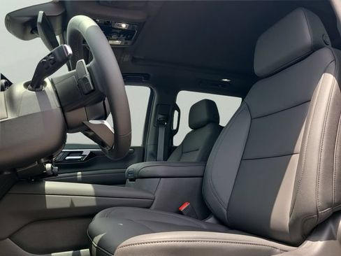 New 2026 Chevrolet Suburban LT w/ Comfort Package RWD image 23