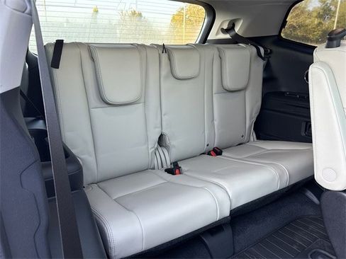 New 2025 Subaru Ascent Limited image 18