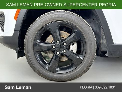 Used 2024 Jeep Grand Cherokee Altitude image 29