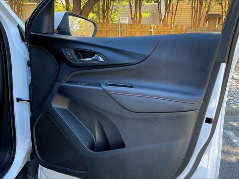 Used 2023 Chevrolet Equinox RS image 19