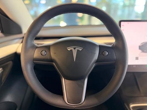 Used 2022 Tesla Model 3 Long Range AWD/4WD image 23