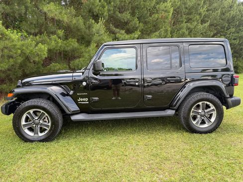 Used 2019 Jeep Wrangler Unlimited Sahara AWD/4WD image 2