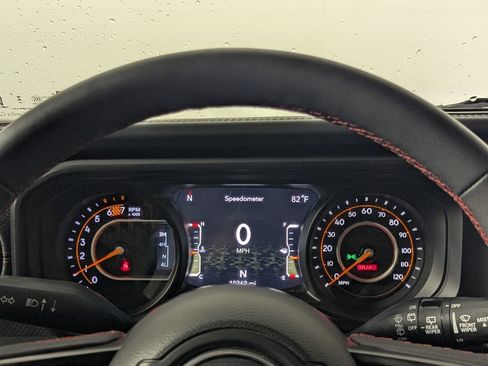 Used 2024 Jeep Wrangler Unlimited Rubicon AWD/4WD image 19