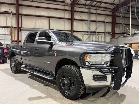 Used 2021 RAM 2500 Big Horn AWD/4WD image 2
