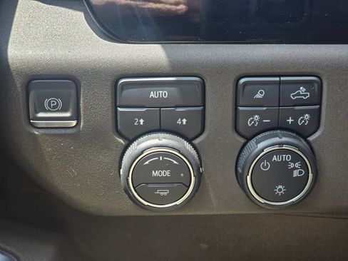 Used 2023 Chevrolet Silverado 1500 LT w/ Safety Package AWD/4WD image 15