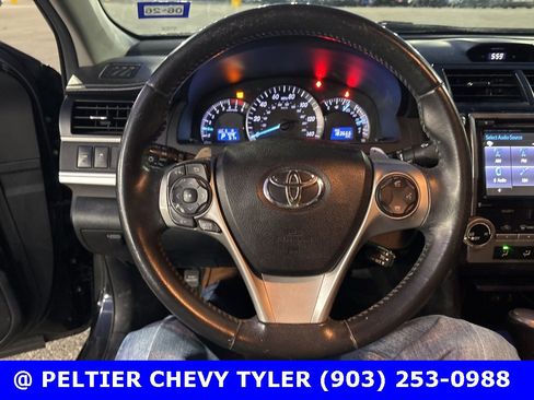 Used 2014 Toyota Camry L image 12