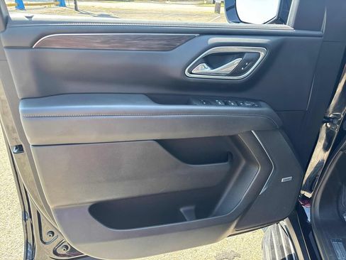 Used 2024 Chevrolet Tahoe LT AWD/4WD image 9