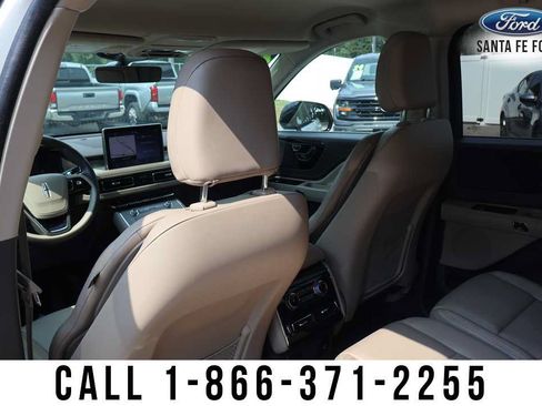 Used 2022 Lincoln Aviator 2WD w/ Elements Package image 19
