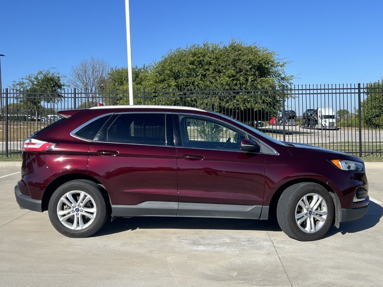 Used 2020 Ford Edge SEL FWD image 3