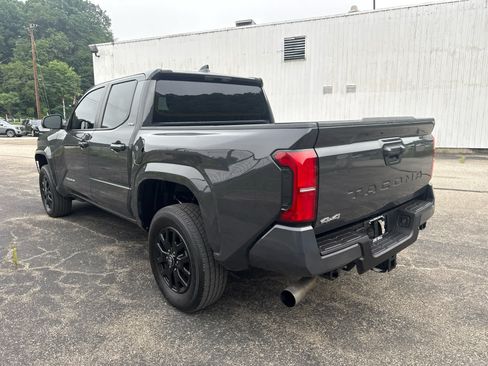 Used 2025 Toyota Tacoma SR5 AWD/4WD image 5