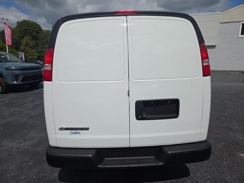 Used 2023 Chevrolet Express 2500 w/ Driver Convenience Package RWD image 5