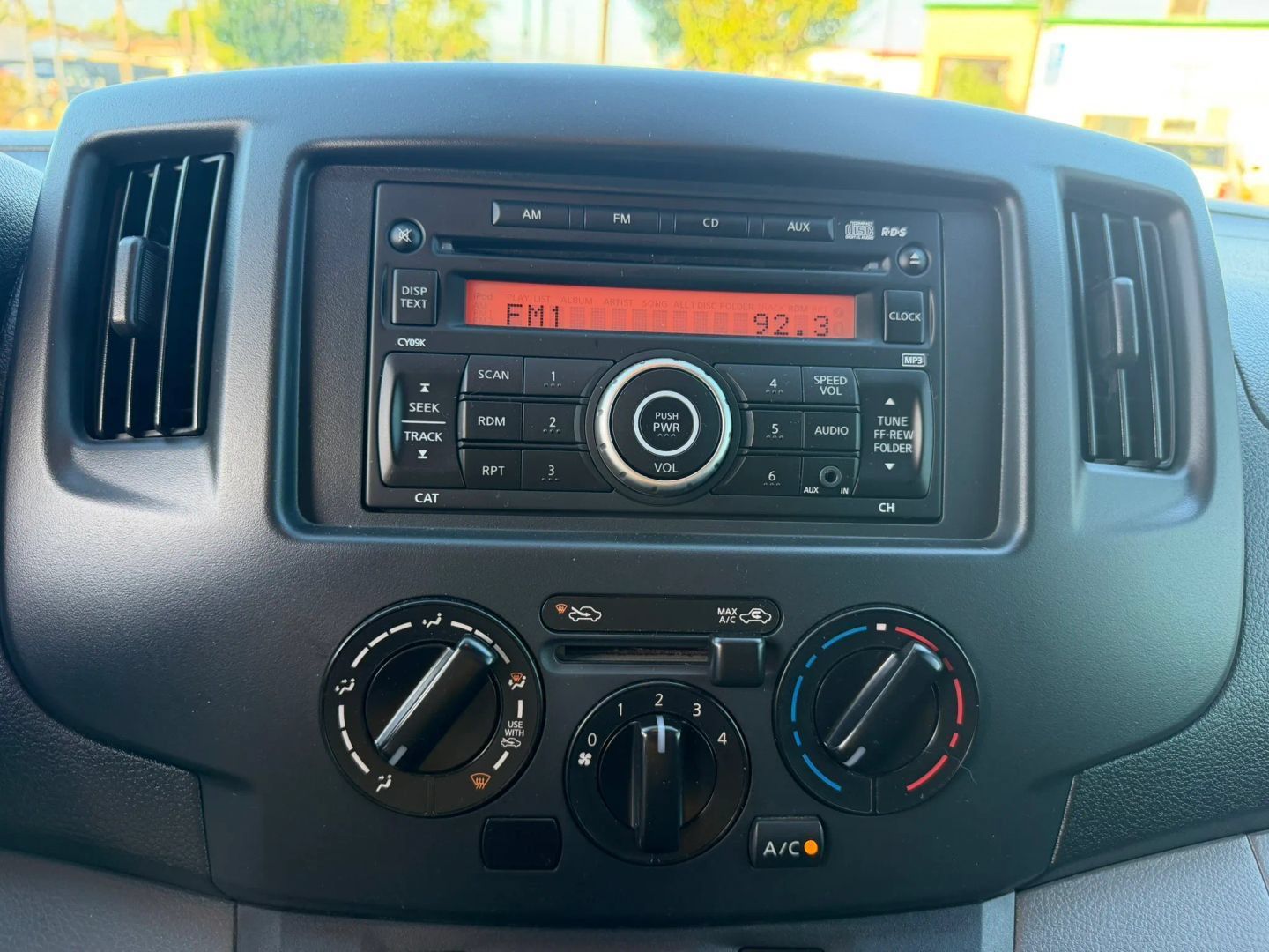 Used 2016 Nissan NV200 S FWD image 21