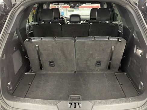 Used 2025 Ford Explorer ST-Line w/ ST-Line Street Pack image 7