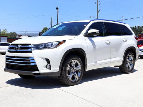 Used 2018 Toyota Highlander Limited Platinum FWD image 34