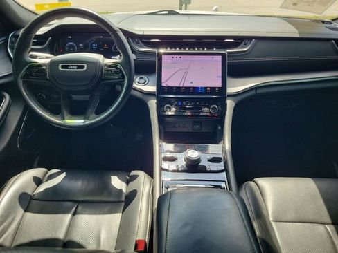 Used 2022 Jeep Grand Cherokee Overland w/ Luxury Tech Group IV image 13