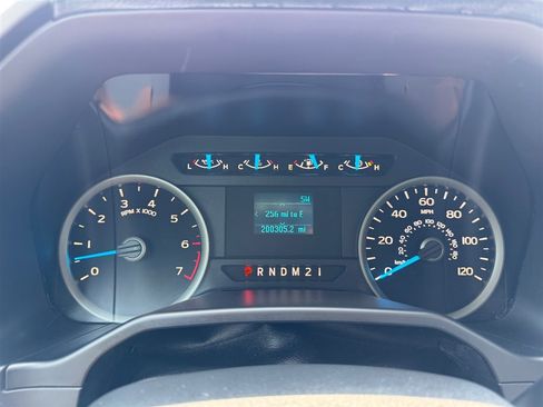Used 2017 Ford F150 XLT AWD/4WD image 13