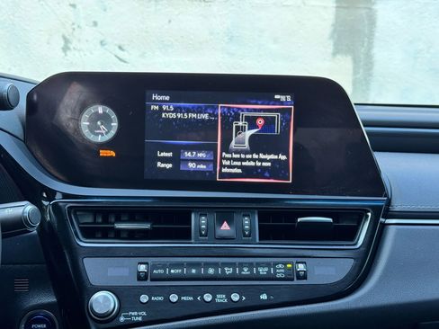 Used 2022 Lexus ES 300h w/ Accessory Package 2 image 30