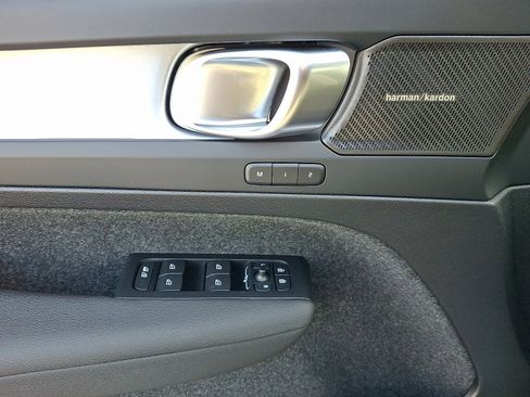 New 2026 Volvo XC40 B5 Ultra w/ Climate Package image 8