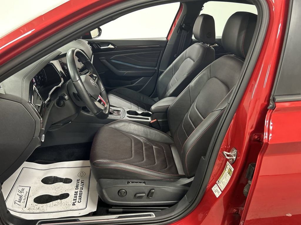 Certified 2023 Volkswagen Jetta GLI Autobahn FWD image 9