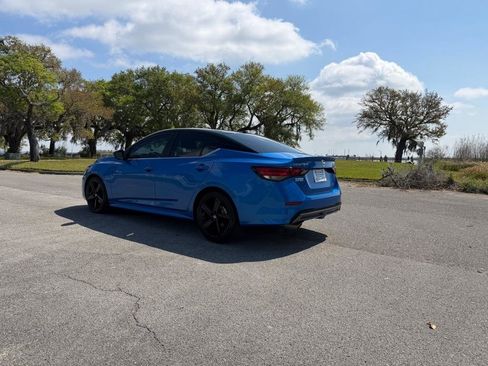 Used 2022 Nissan Sentra SR w/ Electronics Package image 3