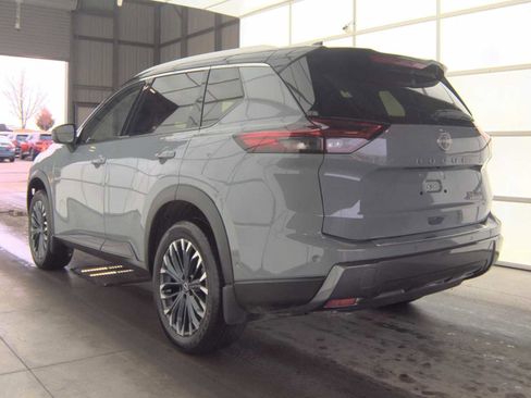 Certified 2025 Nissan Rogue SL w/ Tech Package image 2