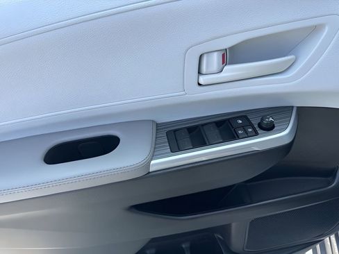 Used 2025 Toyota Sienna LE image 25