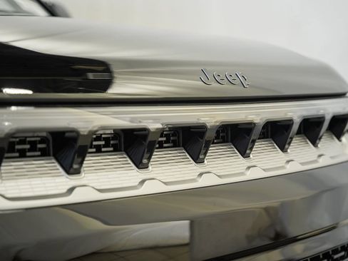 New 2026 Jeep Grand Wagoneer L 4WD image 12