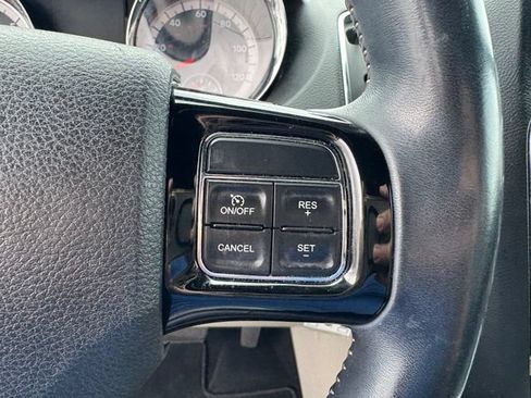 Used 2017 Dodge Grand Caravan SXT FWD image 15