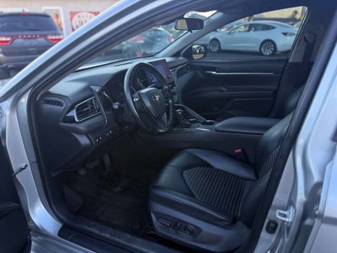 Used 2021 Toyota Camry SE image 11