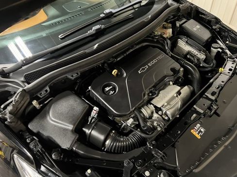 Used 2017 Chevrolet Cruze Premier image 42