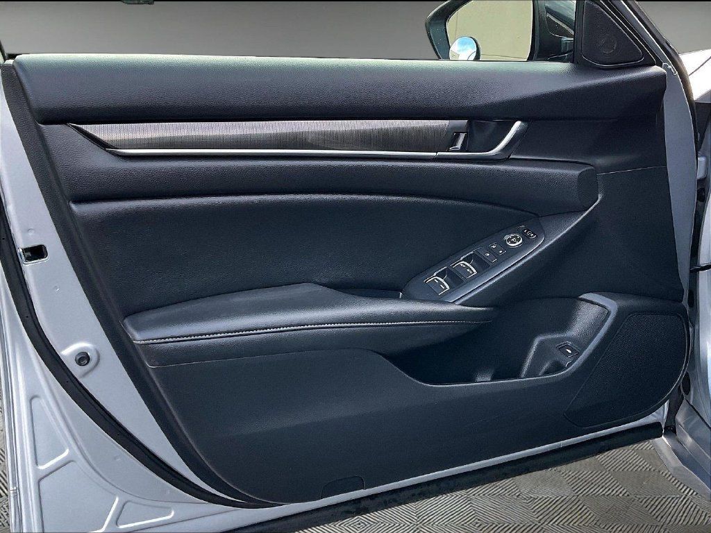 Used 2021 Honda Accord Sport image 9