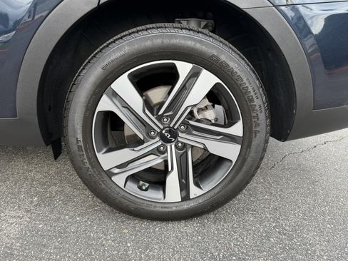 Certified 2023 Kia Sorento EX AWD/4WD image 11