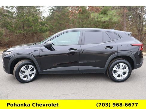 Certified 2024 Chevrolet Trax LS w/ Driver Confidence Package image 4