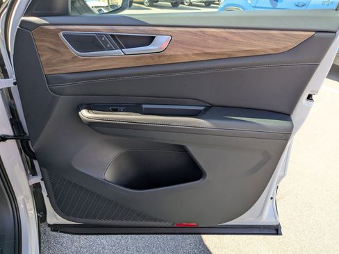 New 2026 Volkswagen Atlas SE image 32