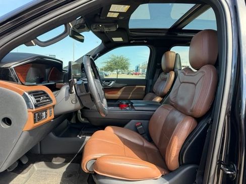 Used 2023 Lincoln Navigator L Reserve AWD/4WD image 16