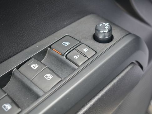 Used 2021 Toyota Tacoma SR AWD/4WD image 7