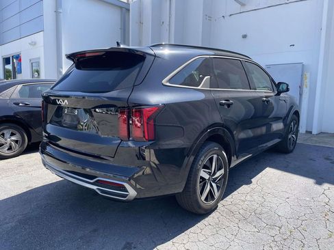 Used 2023 Kia Sorento S w/ Panoramic Sunroof Package FWD image 6