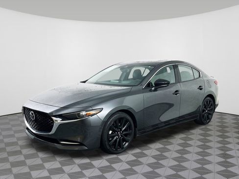 Used 2022 MAZDA MAZDA3 s image 2